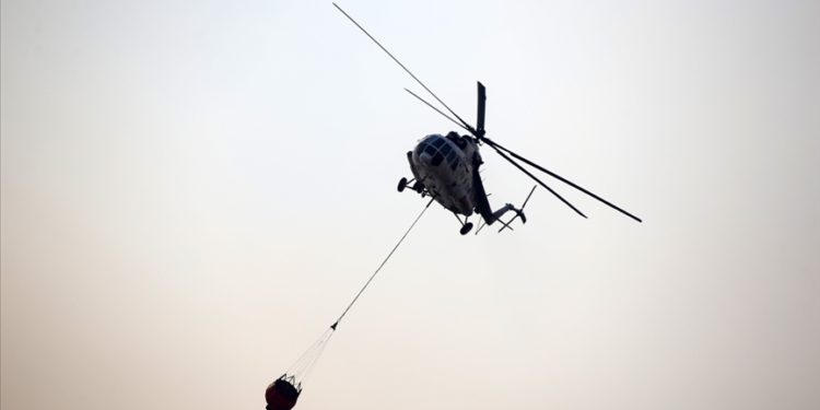 Azerbaycan yangınla mücadele için helikopterler gönderiyor