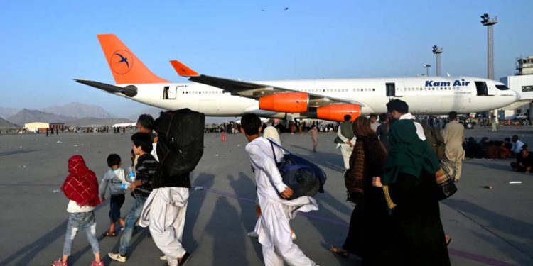 Kam Air’den Kabil Havalimanı kararı