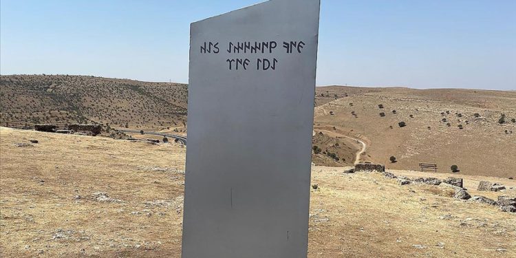 Gizemli monolit Diyarbakır’da da ortaya çıktı