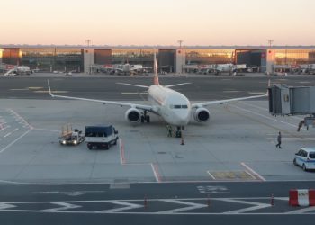 THY 160 kişiyi daha İstanbul’a tahliye etti