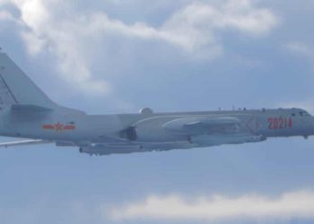 Çin, 19 savaş uçağıyla Tayvan hava sahasına girdi