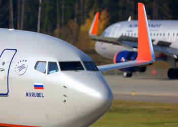Aeroflot aşısız pilotlarını ücretsiz izne çıkardı