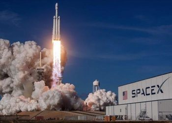SpaceX, 4 yolcuyu dünyanın çevresinde 3 gün gezdirecek