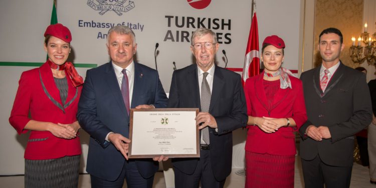 İtalya’dan Bilal Ekşi’ye “Yıldız Şövalye Nişanı”