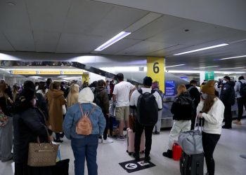 Omicron uçak seferlerini olumsuz etkiliyor