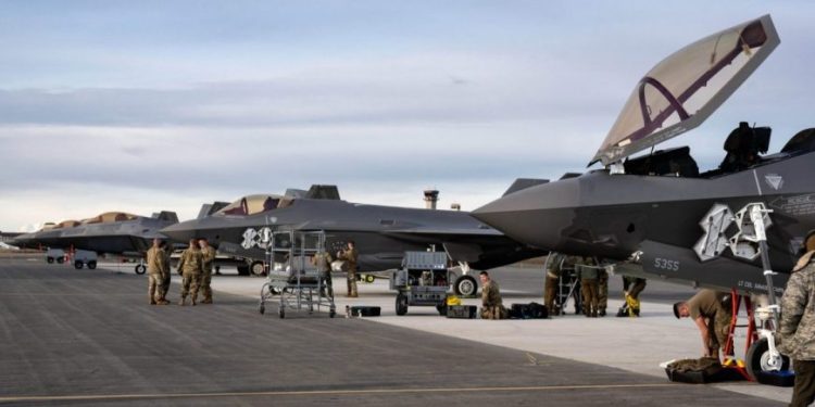 ABD, BAE’ye F-22 ve F-35 gönderecek