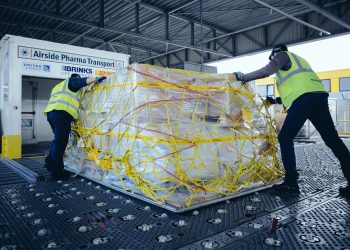 DHL 2 milyar dozdan fazla COVID-19 aşısı taşıdı