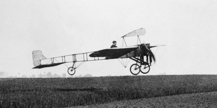 Manş Denizi’ni uçakla ilk defa geçen Fransız havacı Louis Blériot
