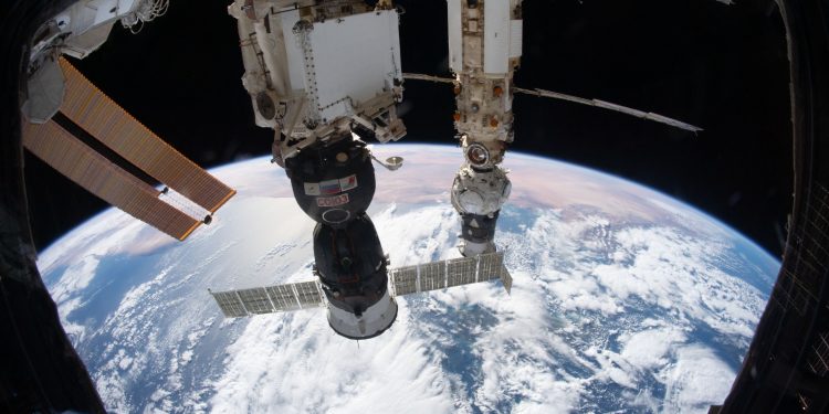 Roscosmos: Yaptırımlar kaldırılmazsa ISS düşebilir