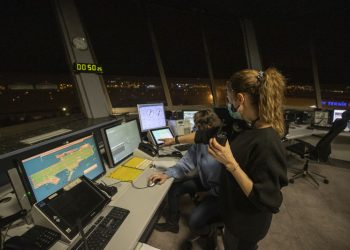 Ankara’daki kar yağışı hava ulaşımını olumsuz etkiledi