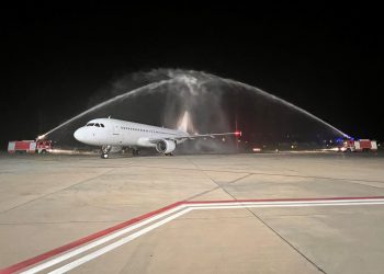 Gazipaşa-Alanya Tallinn’den gelen ilk uçağı karşıladı