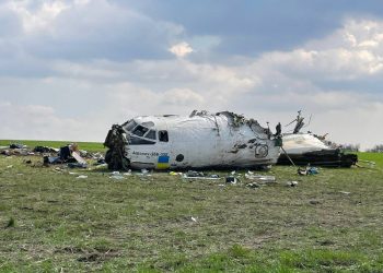 Ukrayna’ya ait nakliye uçağı Antonov-26 düştü!