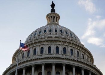 “Paraşütçü uçağı” ABD Kongre binasında paniğe sebep oldu