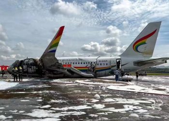 Çin’de A319 tipi yolcu uçağı kalkış sırasında alev aldı