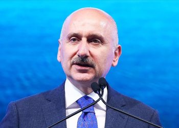 Bakan Karaismailoğlu, İstanbul Havalimanı metro açılışını yine tutturamadı