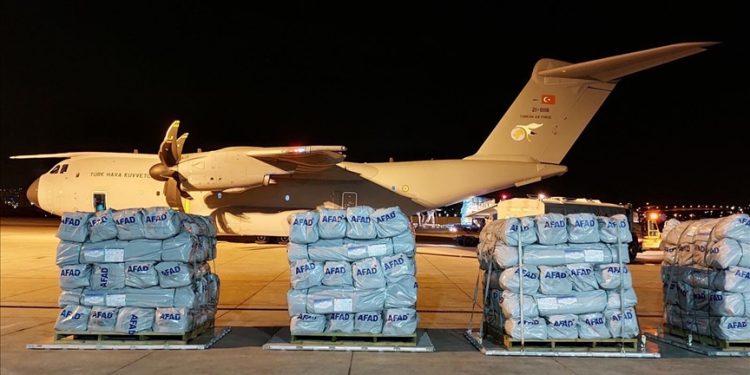 Türkiye’den Pakistan’a beşinci uçak hareket etti