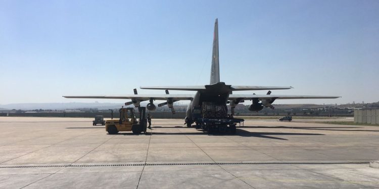 Yardım malzemeleri taşıyan 11’inci uçak Pakistan’da