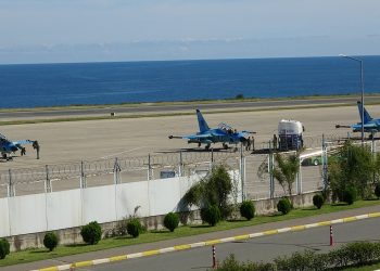 Yabancı savaş uçakları Trabzon’dan yakıt aldı