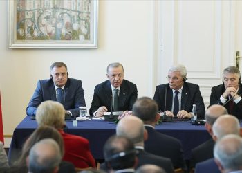 Cumhurbaşkanı Erdoğan duyurdu: İki ülke arasında kimlikle seyahat