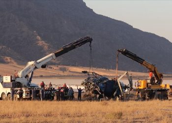 Denizli’de düşen helikopterin enkazı kaldırıldı