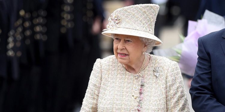 Kraliçe 2. Elizabeth’in cenazesi için liderlere “özel jet” uyarısı