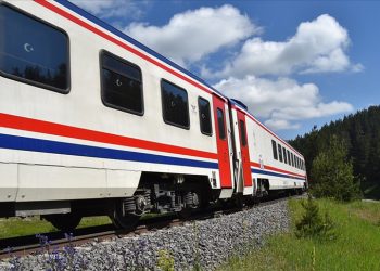 Seyahatseverlerin yeni gözdesi tren rotaları