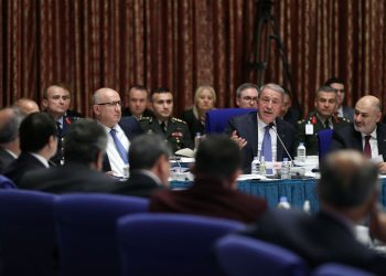 Bakan Akar: S-400 yerinde ve kullanılmaya hazır