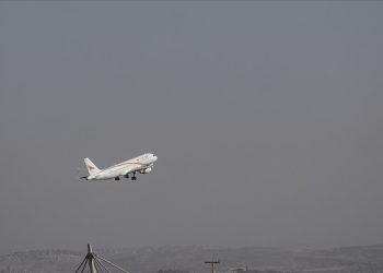İsrail’den Katar’a ilk doğrudan uçak seferi