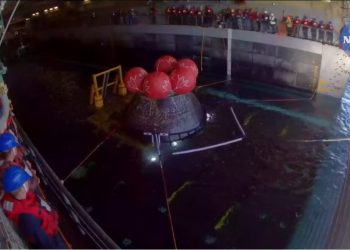 Orion uzay aracı, ayın yörüngesinden Dünya’ya döndü