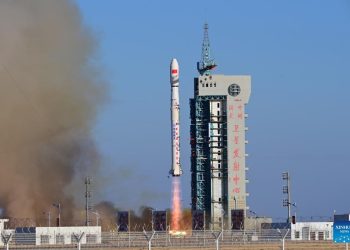 Çin, 2 yer gözlem uydusunu uzaya fırlattı