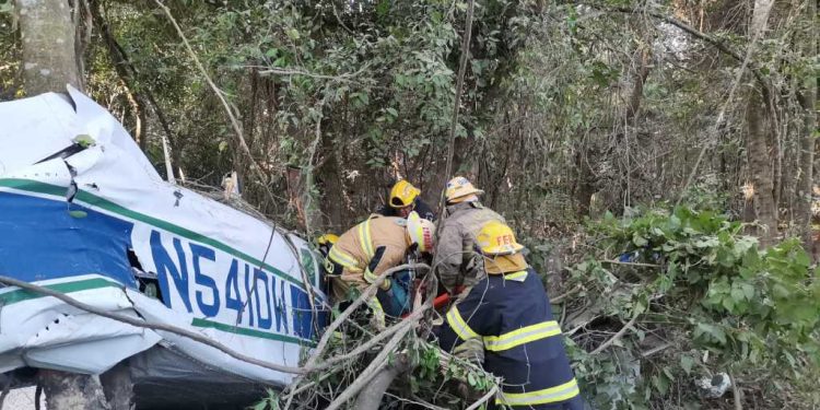 Meksika’da küçük uçak düştü: 2 yaralı