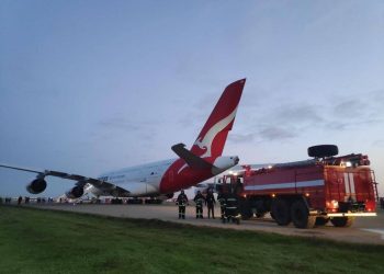 Qantas’ın A380’i Bakü’ye acil iniş yaptı