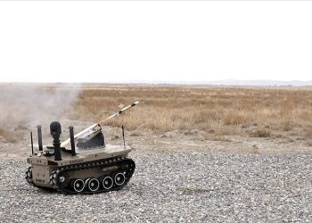 İnsansız kara aracı ‘Barkan’ güdümlü füze atışı yaptı
