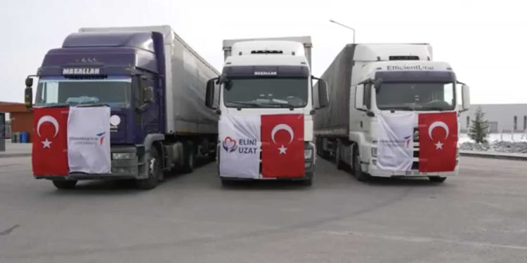 TUSAŞ’tan deprem bölgesine 12 tır insani yardım malzemesi