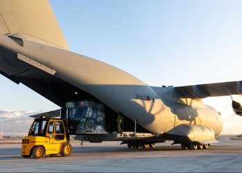 İngiltere ölü ve yaralıların taşınması için uçak gönderdi