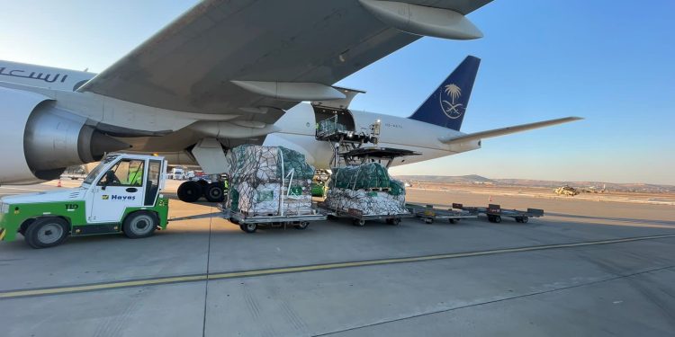 Suudi Arabistan’ın gönderdiği 12. yardım uçağı Türkiye’ye ulaştı