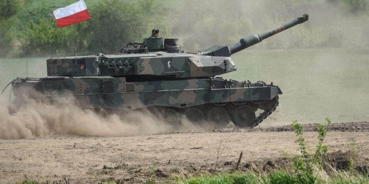 Polonya, ilk Leopard tanklarını Ukrayna’ya teslim etti