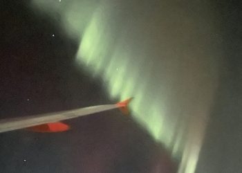 EasyJet pilotundan kuzey ışıkları için havada 360 derece dönüş