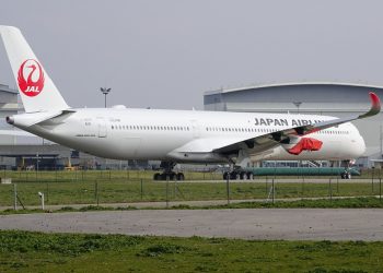 Japan Airlines’ın ilk A350-1000’i boyamadan çıktı