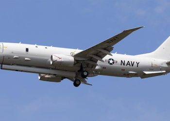 İran’dan ABD uçağına Umman Denizi üzerinde uyarı