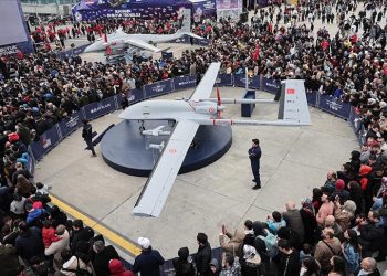 TEKNOFEST’te ilk kez sergilenen Bayraktar TB3’e yoğun ilgi