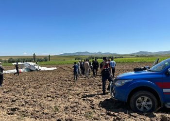 Aksaray’da sivil eğitim uçağı düştü