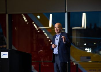 Boeing CEO’su Çin’in yeni yolcu uçağından endişeli değil