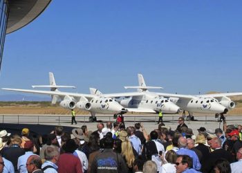 Virgin Galactic, uzaya ticari uçuşlarını bu ay başlatacak