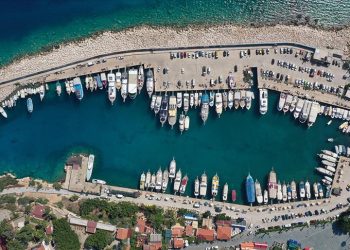 Antalya Mavi Bayraklı plajlarıyla turizmde fark yaratıyor