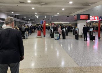 Çanta ihbarı panik yarattı: Havalimanında uçuşlar durdu!