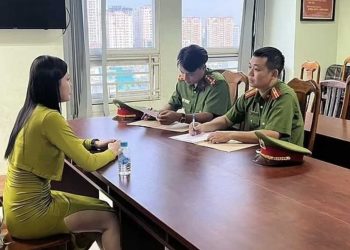 Uçuş kabin ekibi lüks otelde fuhuş yaparken yakalandı