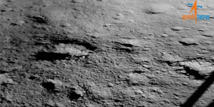 Chandrayaan-3’ün Ay’daki ilk bulguları paylaşıldı