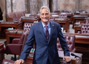 ABD&#8217;li senatör havalimanında gözaltına alındı