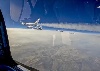 Putin, BAE’ye 4 Su-35 ile yolculuk etti